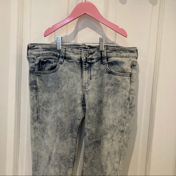Acid Wash Jeans - Picture 2 of 7